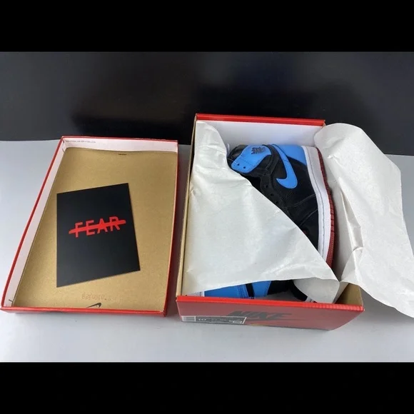 Unc to Chicago jordan 1 women size 9.5 authentic
